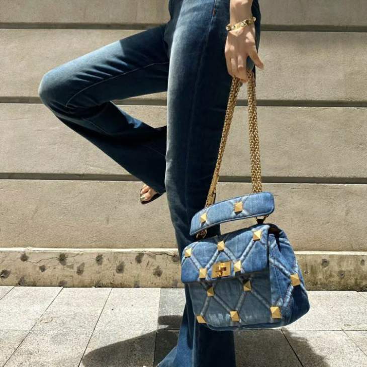 Picture of Valentino Handbags _SKUfw190801340fw
